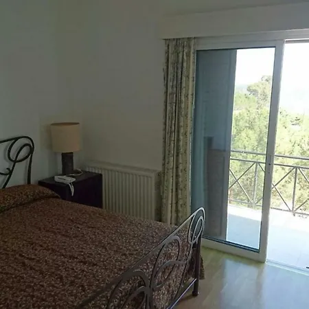 Village Sleeps 6 With Pool