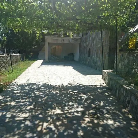 Village Sleeps 6 With Pool Βίλα Ζωοπηγή